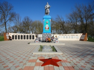 ст. Черноерковская - Братская могила советских воинов, погибших в боях с фашистскими захватчиками, 1943 г.